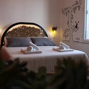 Bed and breakfast Liotru Maisonne, With En-suite Bathroom And Shared Bathroom, CTA